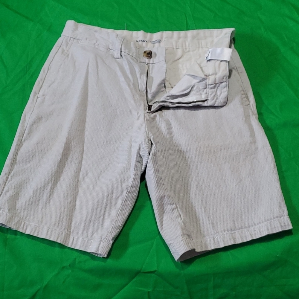 Old Navy Ultimate Slim Shorts (29)